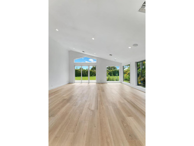 Completely Renovated 3 bedroom, 3.5 baths plus Den Home in Palm - photo 17