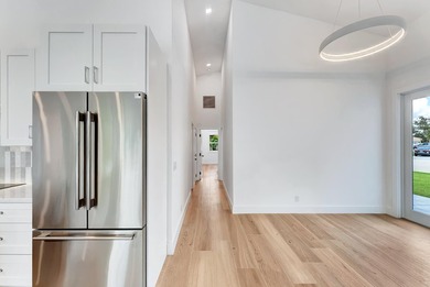 Completely Renovated 3 bedroom, 3.5 baths plus Den Home in Palm - photo 21