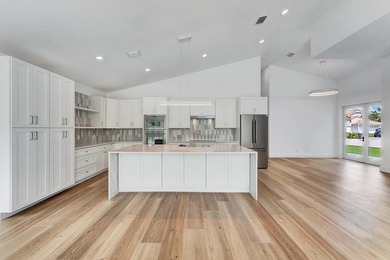 Completely Renovated 3 bedroom, 3.5 baths plus Den Home in Palm - photo 23