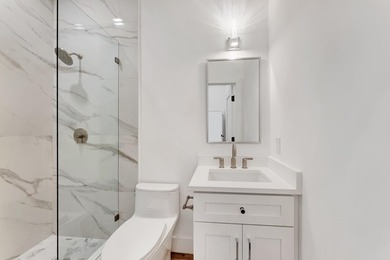 Completely Renovated 3 bedroom, 3.5 baths plus Den Home in Palm - photo 25
