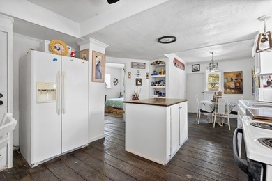 Welcome to 120 Retama Lane, a versatile Rockport property - photo 9