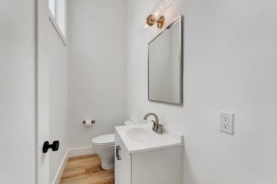 Completely Renovated 3 bedroom, 3.5 baths plus Den Home in Palm - photo 29