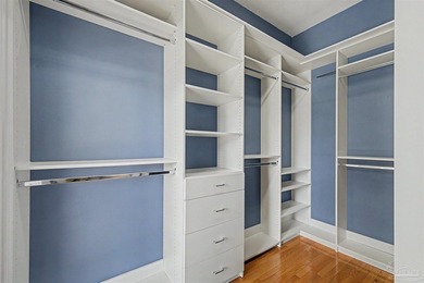 Beautiful custom home in Aragon! Main residence has a spacious - photo 32