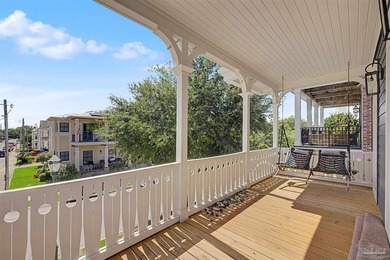 Beautiful custom home in Aragon! Main residence has a spacious - photo 33