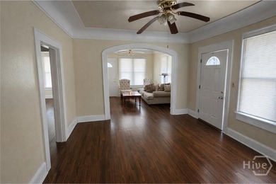 928 West Victory Drive presents a stabilized, income-producing - photo 7
