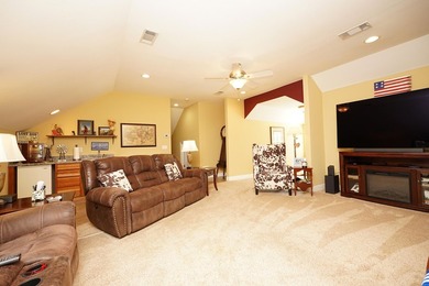 Gorgeous move-in-ready home on an oversized lot! This - photo 38