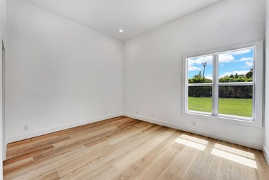 Completely Renovated 3 bedroom, 3.5 baths plus Den Home in Palm - photo 38