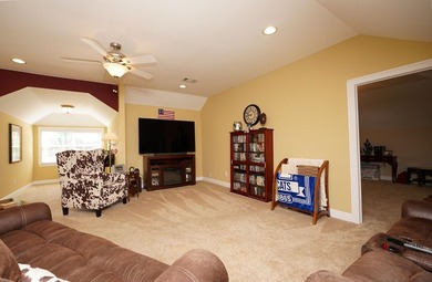 Gorgeous move-in-ready home on an oversized lot! This - photo 39