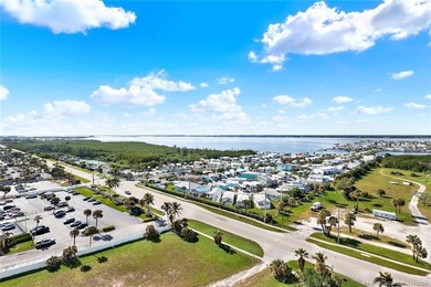 PRINCESS ON HUTCHINSON ISLAND - 2BR/2BA renovated SE end unit - photo 10