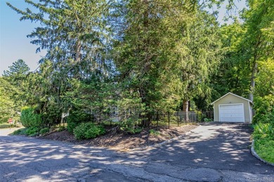Welcome to this wonderful, expanded Colonial with a spacious - photo 41
