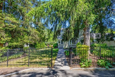 Welcome to this wonderful, expanded Colonial with a spacious - photo 43