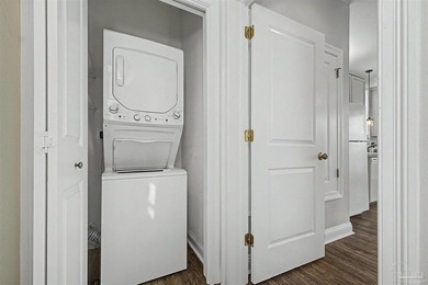 Beautiful custom home in Aragon! Main residence has a spacious - photo 46