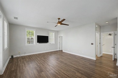 Beautiful custom home in Aragon! Main residence has a spacious - photo 50