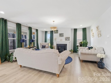 Stunning, model-style home with a heated saltwater In-ground - photo 8