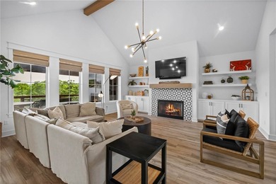Experience the ultimate lake lifestyle in this fully furnished - photo 8