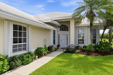 Move right into this beautifully updated 2-bedroom plus den home - photo 2