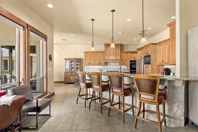 Enjoy gracious indoor and outdoor living from this beautiful one - photo 19