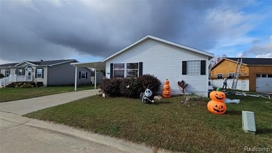 (private lake, pond, creek) Home For Sale in Lapeer Michigan