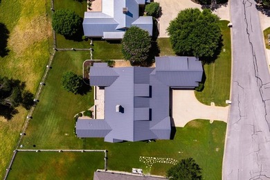 Enjoy gracious indoor and outdoor living from this beautiful one - photo 50