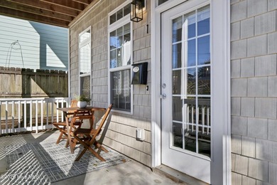 Contemporary Condominium in the Quaint Castle-Dock Street - photo 2