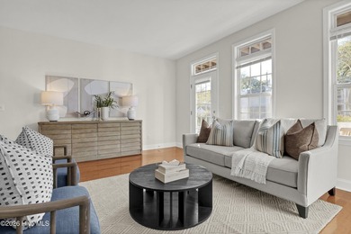 Contemporary Condominium in the Quaint Castle-Dock Street - photo 8
