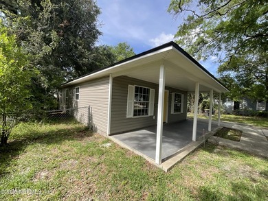 Renovated home waiting for a first time buyer, or your tenant if - photo 3