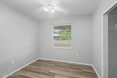 Charming home that is move in ready. This cozy home is waiting - photo 9