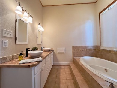 Rare opportunity to acquire a home in the heart of the hill - photo 22