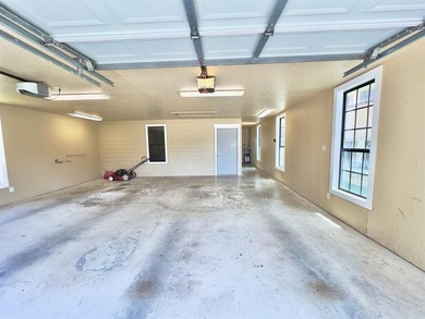 Rare opportunity to acquire a home in the heart of the hill - photo 30