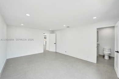 A MUST SEE !! REDONE TO PERFECTION LOWEST PRICE FOR A STUNNING - photo 31