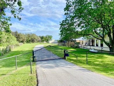 Rare opportunity to acquire a home in the heart of the hill - photo 35