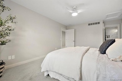 **LUXURY MODERN CONDO IN TROY** New HVAC system with a 10-year - photo 35
