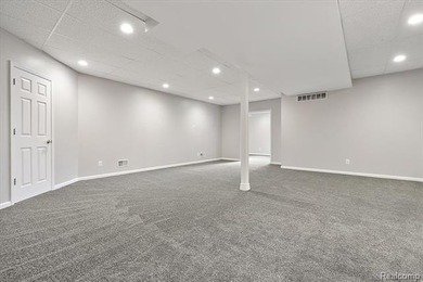 **LUXURY MODERN CONDO IN TROY** New HVAC system with a 10-year - photo 40