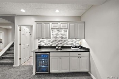 **LUXURY MODERN CONDO IN TROY** New HVAC system with a 10-year - photo 41