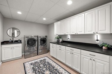 **LUXURY MODERN CONDO IN TROY** New HVAC system with a 10-year - photo 46