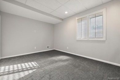 **LUXURY MODERN CONDO IN TROY** New HVAC system with a 10-year - photo 47