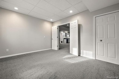 **LUXURY MODERN CONDO IN TROY** New HVAC system with a 10-year - photo 48