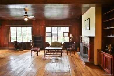Historic 1890 carriage house set back on a corner lot with lush - photo 4