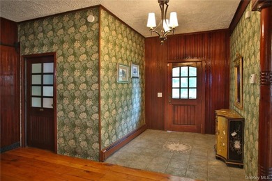 Historic 1890 carriage house set back on a corner lot with lush - photo 5