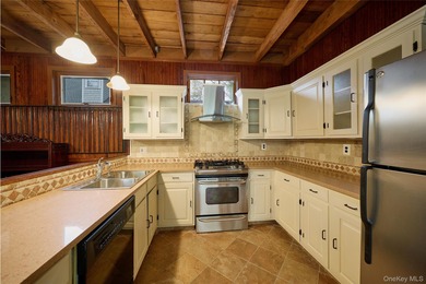 Historic 1890 carriage house set back on a corner lot with lush - photo 7