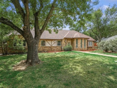 Lake Lewisville Home Sale Pending in Highland Village Texas