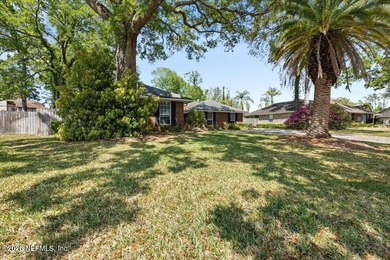 This spacious 5-bedroom, 4-bathroom brick home in the desirable - photo 3