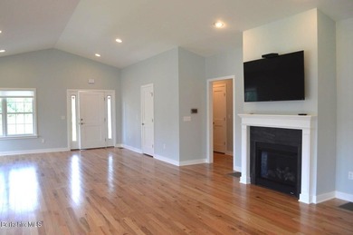 Great opportunity to design your 2000 sq ft free-standing condo - photo 8
