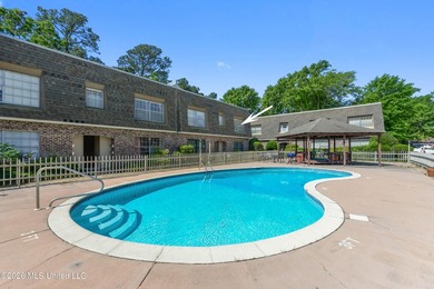 LOCATION LOCATION LOCATION! Move-in ready condo in the heart of - photo 20