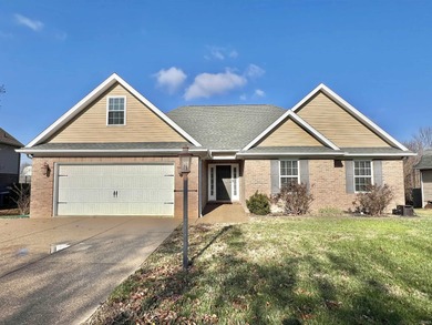 (private lake, pond, creek) Home For Sale in Newburgh Indiana