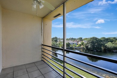 Back on the market. Experience the perfect blend of comfort and - photo 6