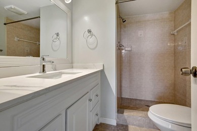 Back on the market. Experience the perfect blend of comfort and - photo 10