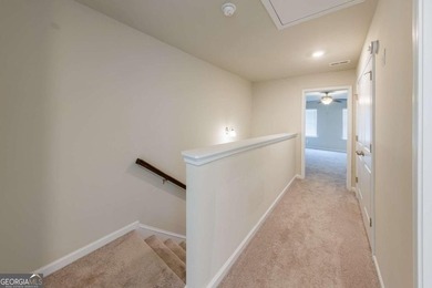 Welcome to this stunning 3 years old, end of unit 3 bedroom - photo 8