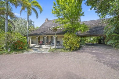 Welcome to one of Wellington's most enchanting equestrian - photo 3