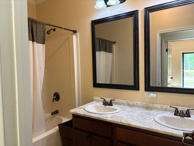Well-maintained 2013 modular home featuring 3 bedrooms, 2 - photo 18